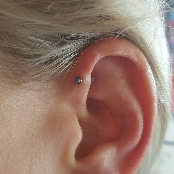 Forward helix piercing