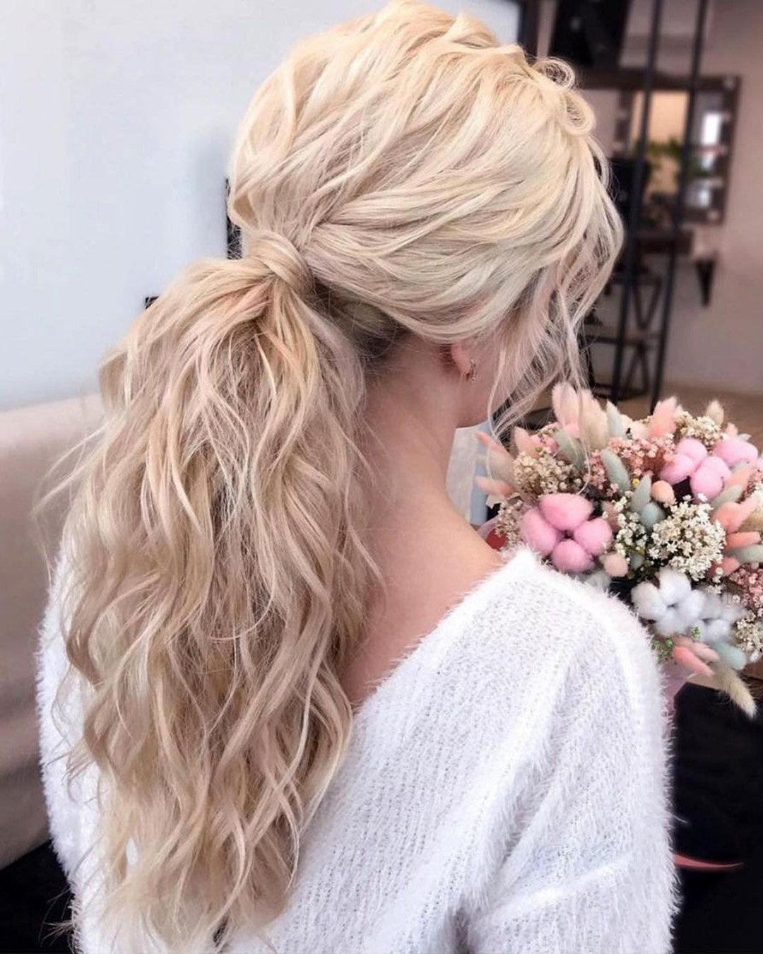 bridesmaid-hairstyles-wedding-hair-wavy-ponytail